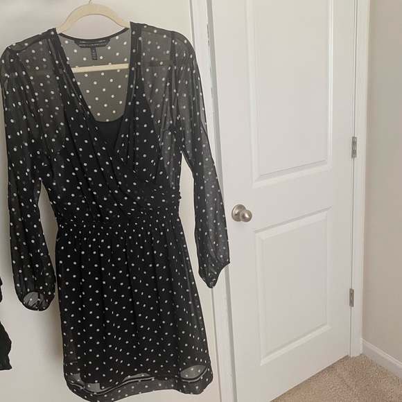 Beautiful dress. - Picture 2 of 7